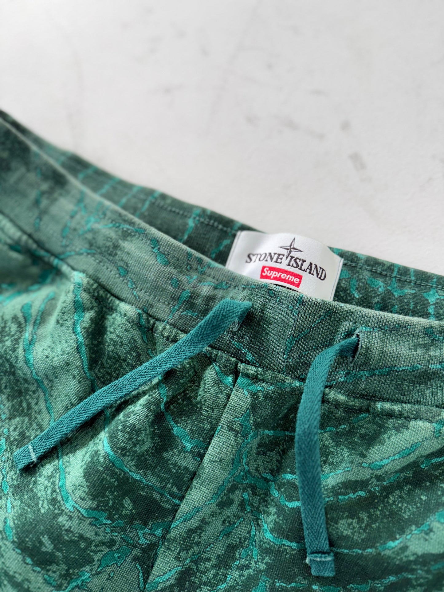 AW23 Stone Island x Supreme Spiderweb sweatpants - Large
