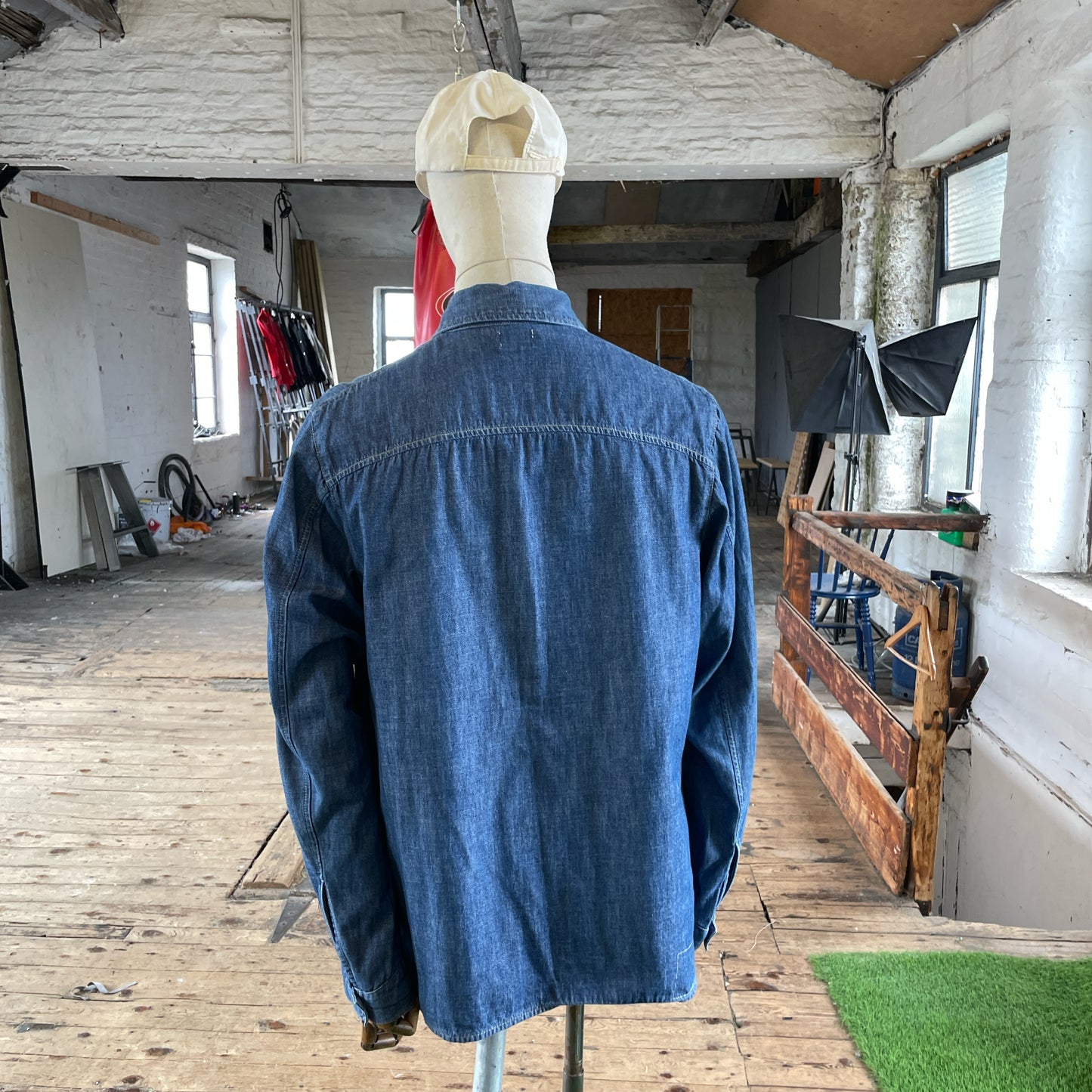 00 Levi’s Engineered ‘Twisted’ denim shirt (L)