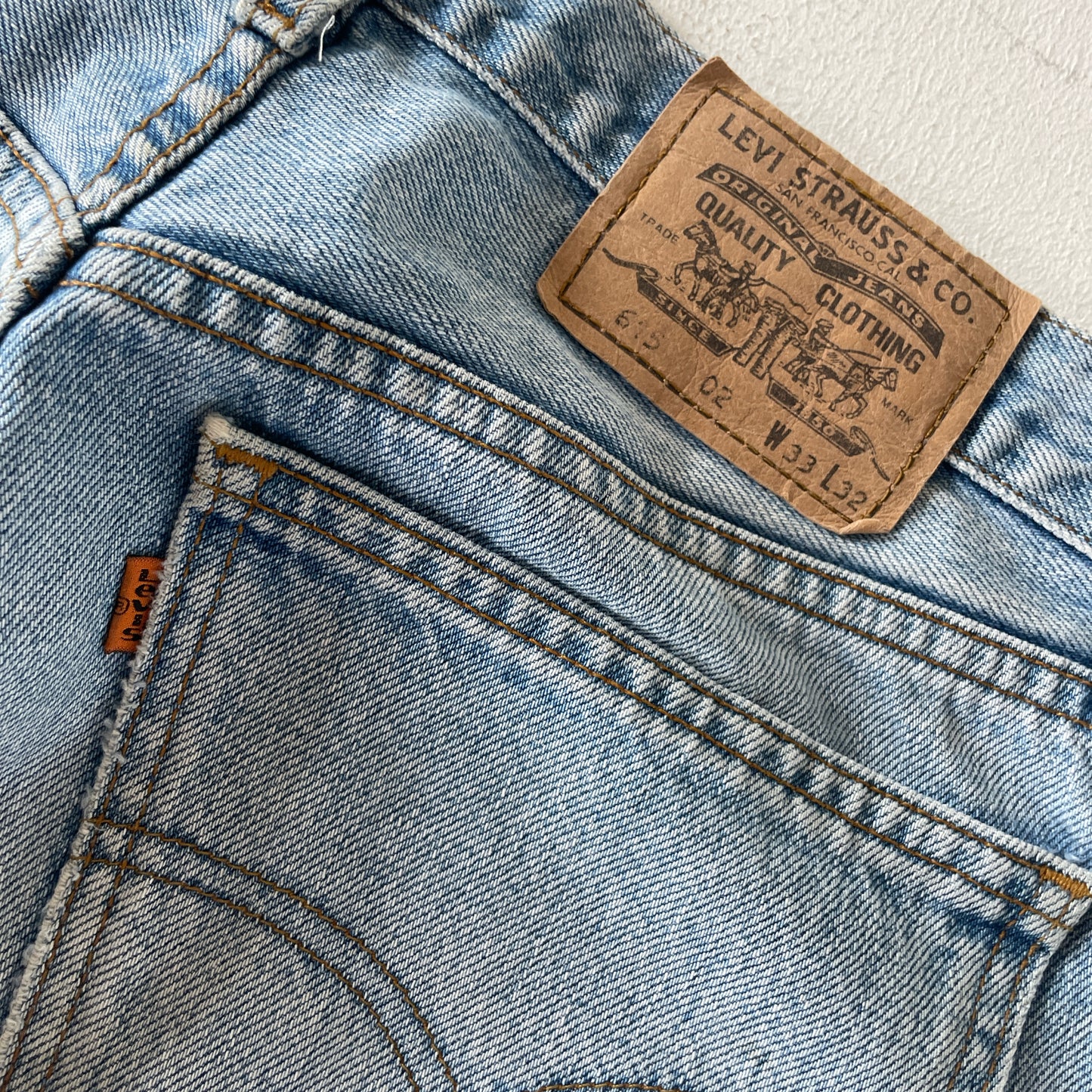 Vintage 1996 Levi’s 615 orange tab Stonewashed blue jeans Made in UK 33” x 32”