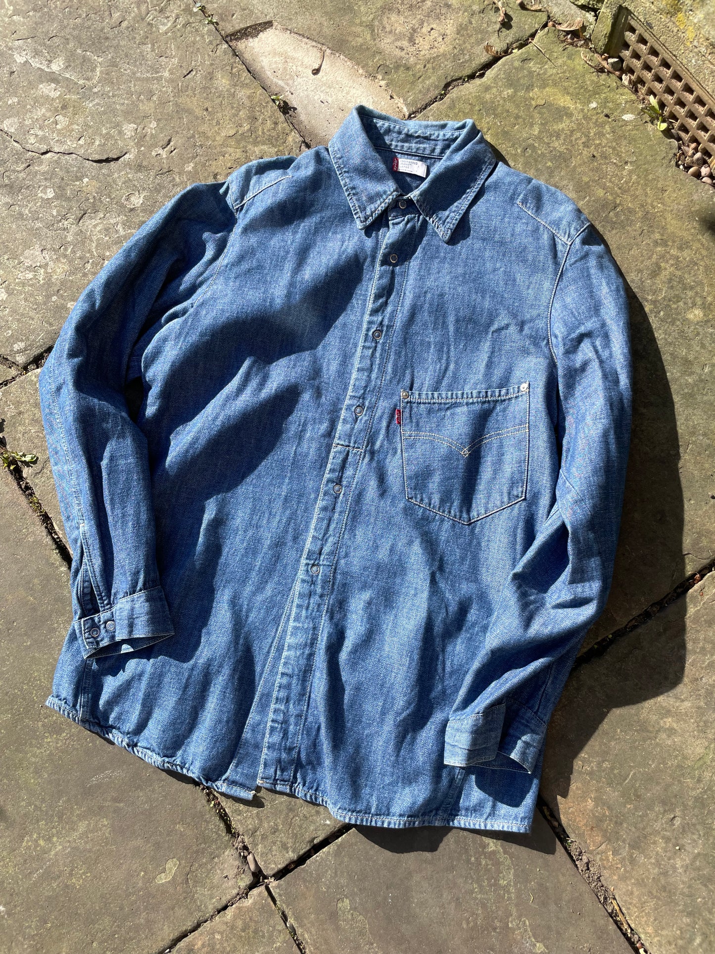 00 Levi’s Engineered ‘Twisted’ denim shirt (L)