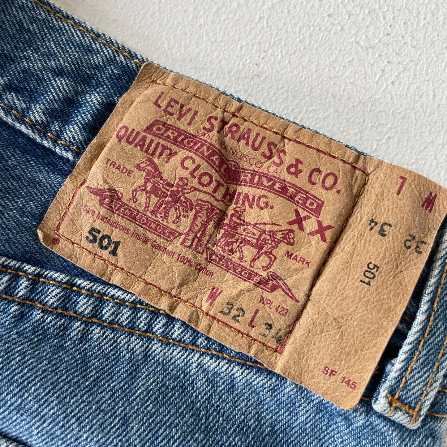 Vintage 1999 Levi’s 501 stonewashed blue jeans Made in U.K 32 x 34