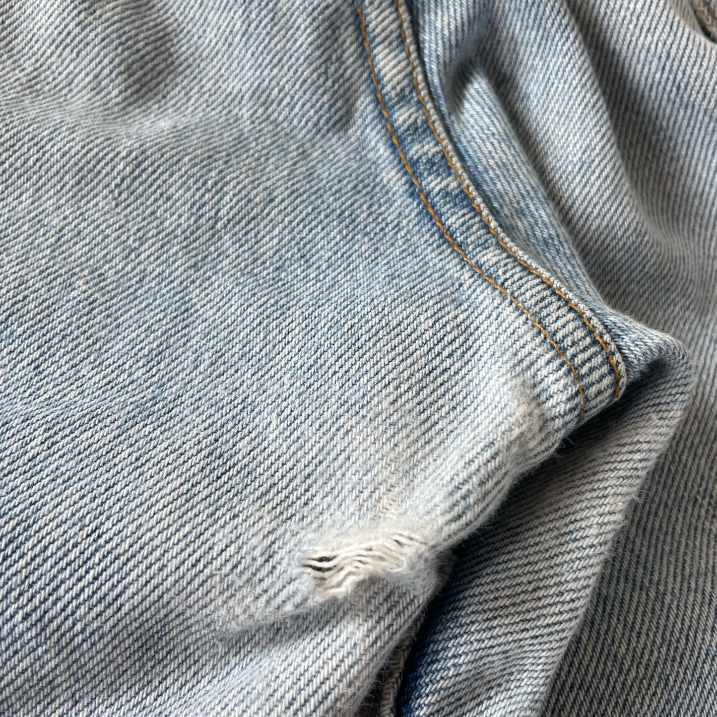 Vintage 1996 Levi’s 615 orange tab Stonewashed blue jeans Made in UK 33” x 32”