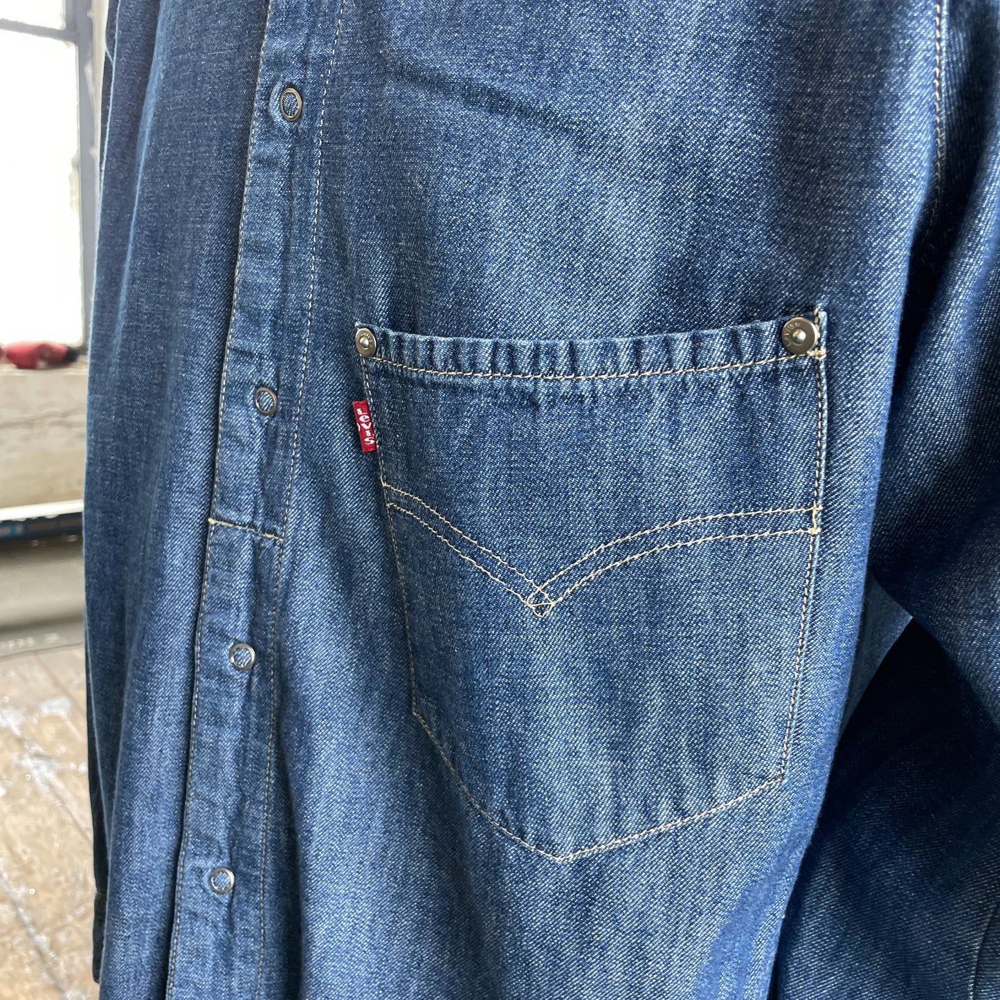 00 Levi’s Engineered ‘Twisted’ denim shirt (L)