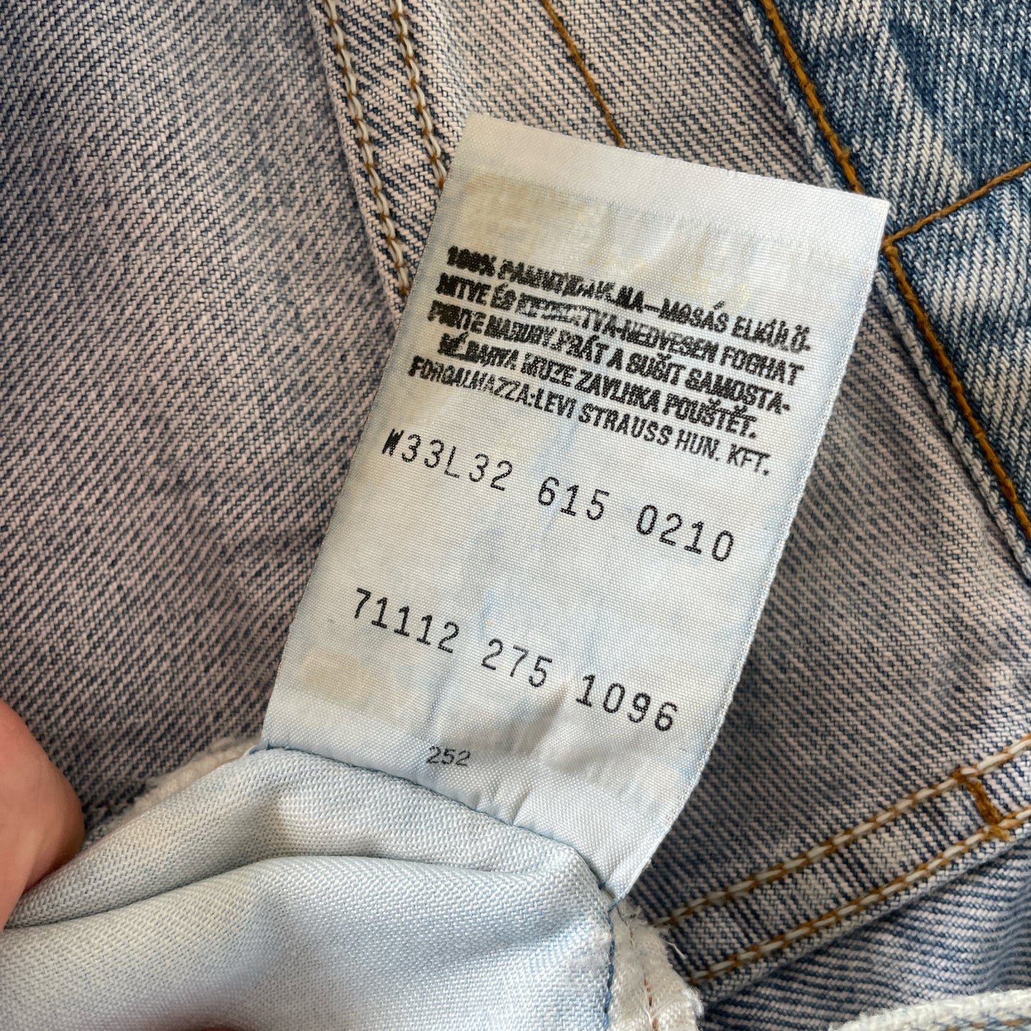 Vintage 1996 Levi’s 615 orange tab Stonewashed blue jeans Made in UK 33” x 32”