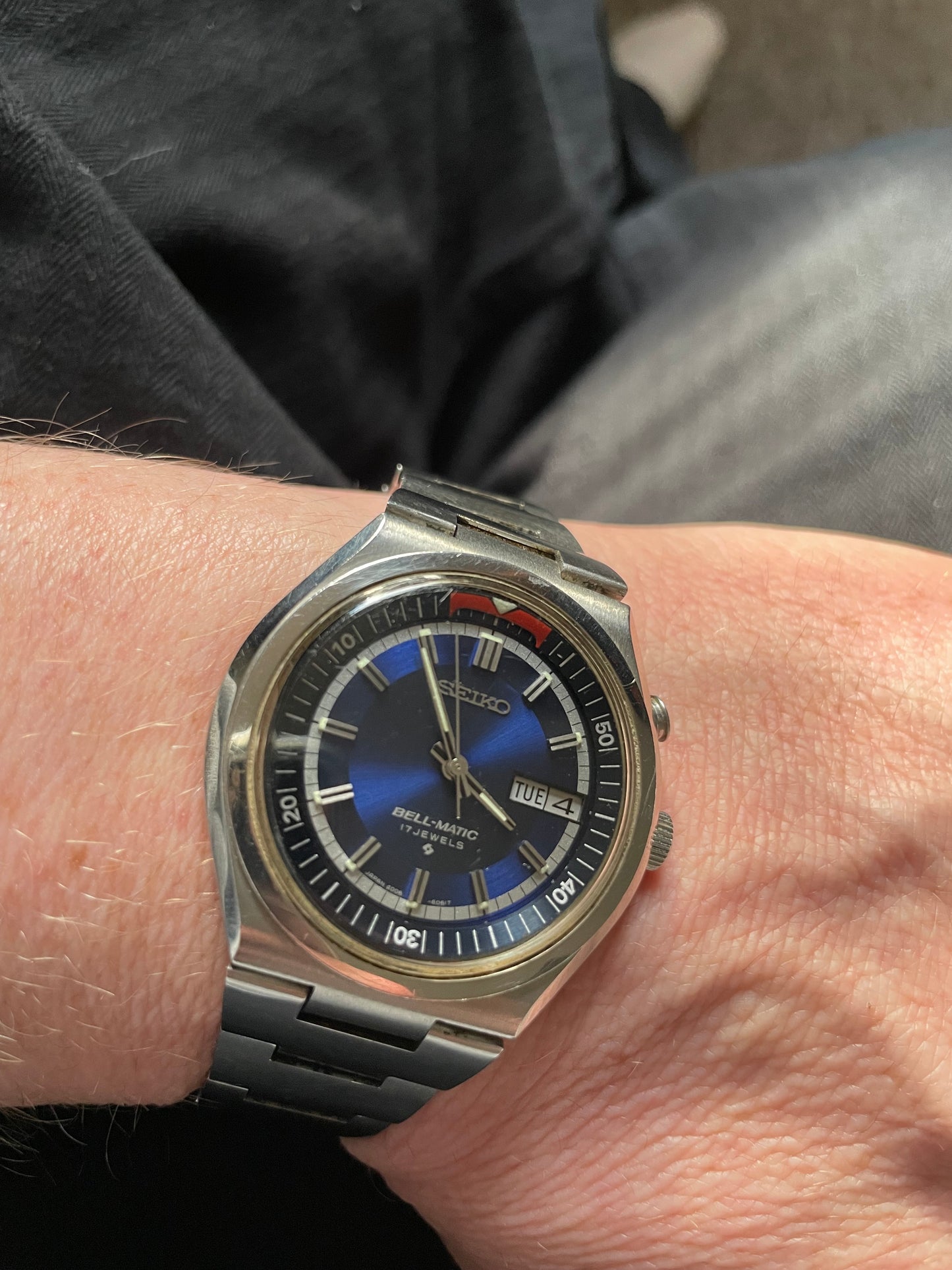 Vintage 1974 Seiko Bell-Matic stainless steel wrist watch