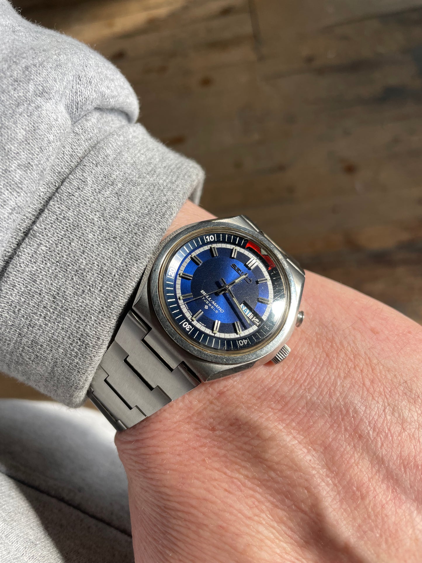 Vintage 1974 Seiko Bell-Matic stainless steel wrist watch