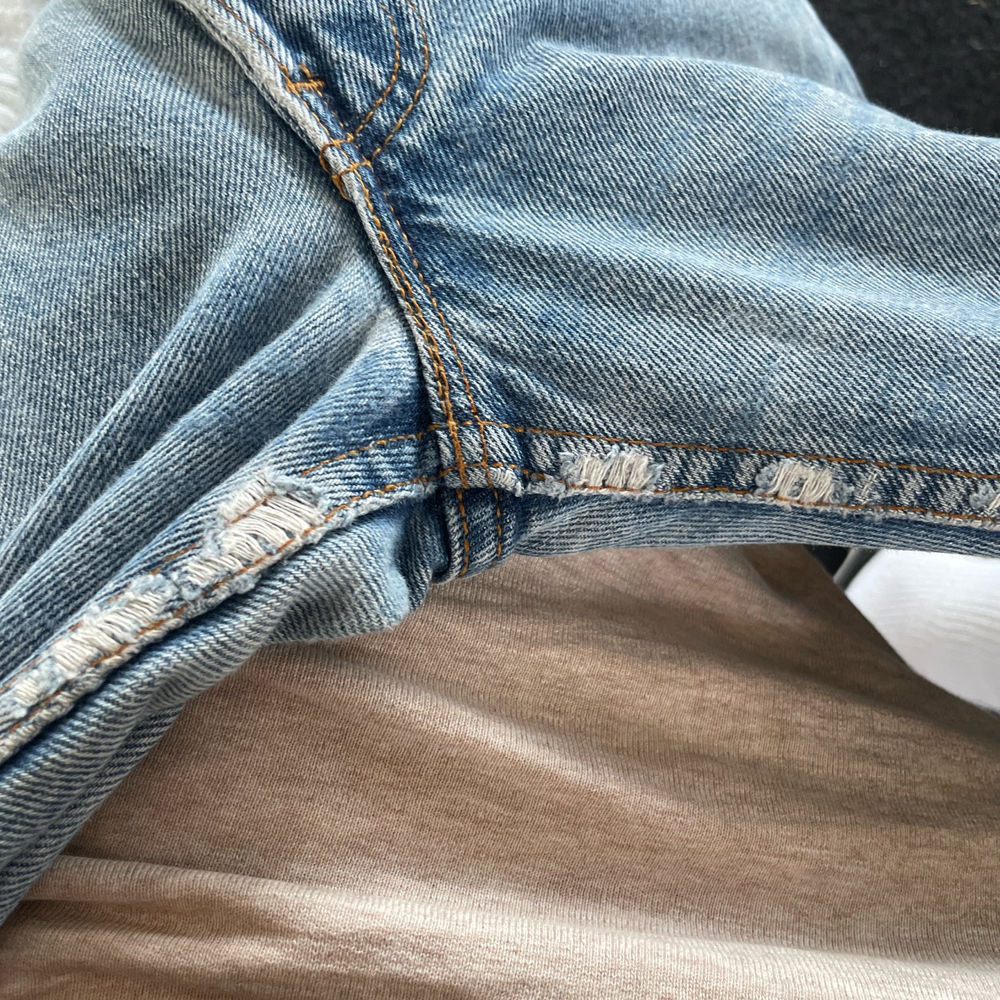 Vintage 1991 Levi’s 501 stonewashed blue jeans 33 x 32