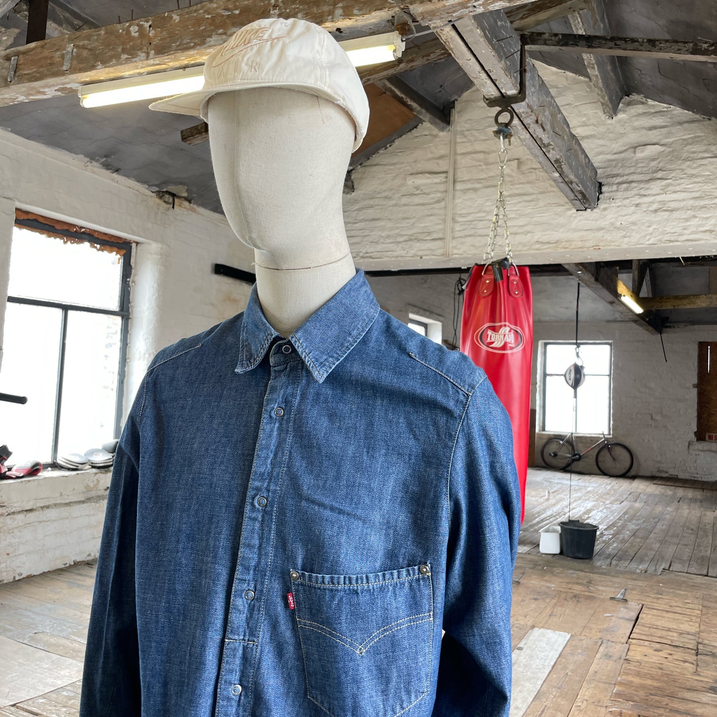 00 Levi’s Engineered ‘Twisted’ denim shirt (L)