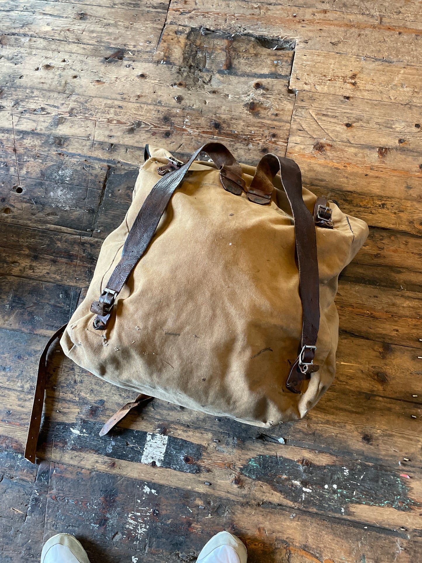 1920s Canadian Canvas Mountaineering backpack H.M Nugent & Co , Canada