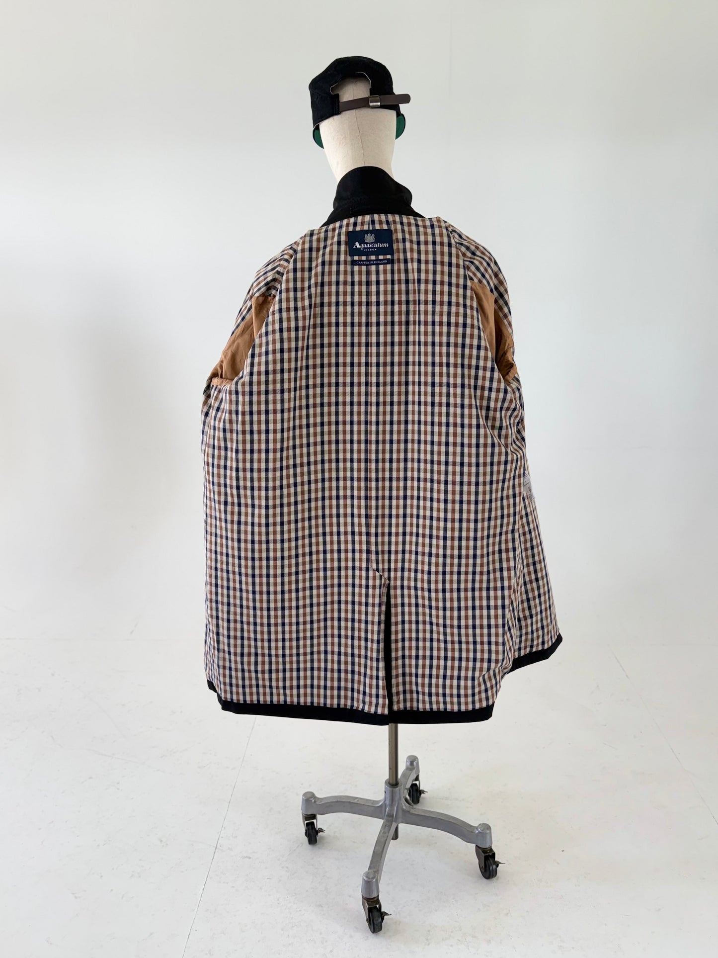 Aquascutum Trench coat- 46”