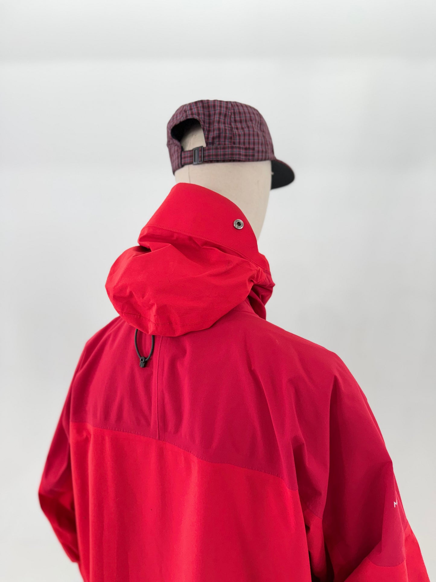 2013 Berghaus Mera Peak dual layer goretex mountain parka (XXL)