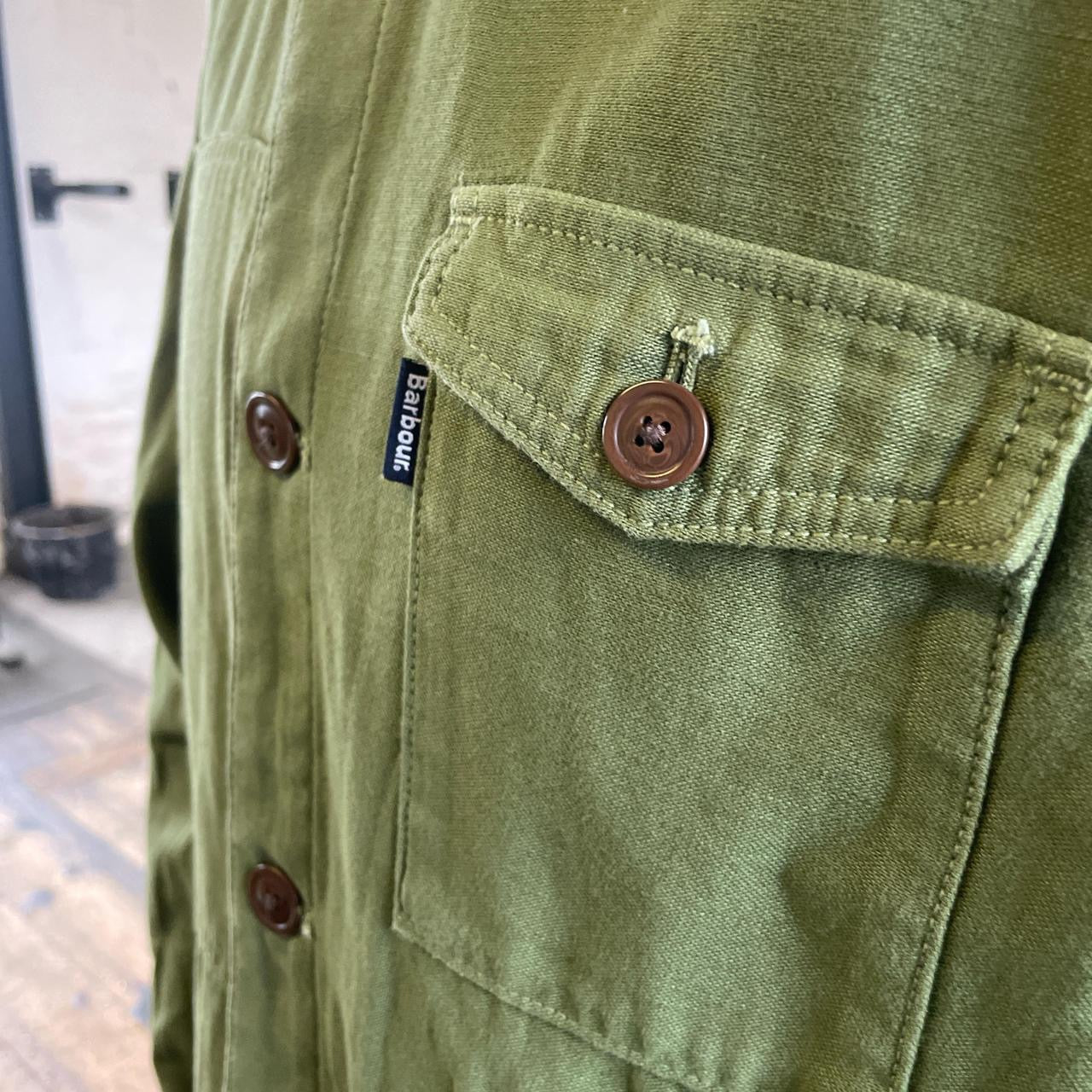 Barbour overshirt in khaki (L)