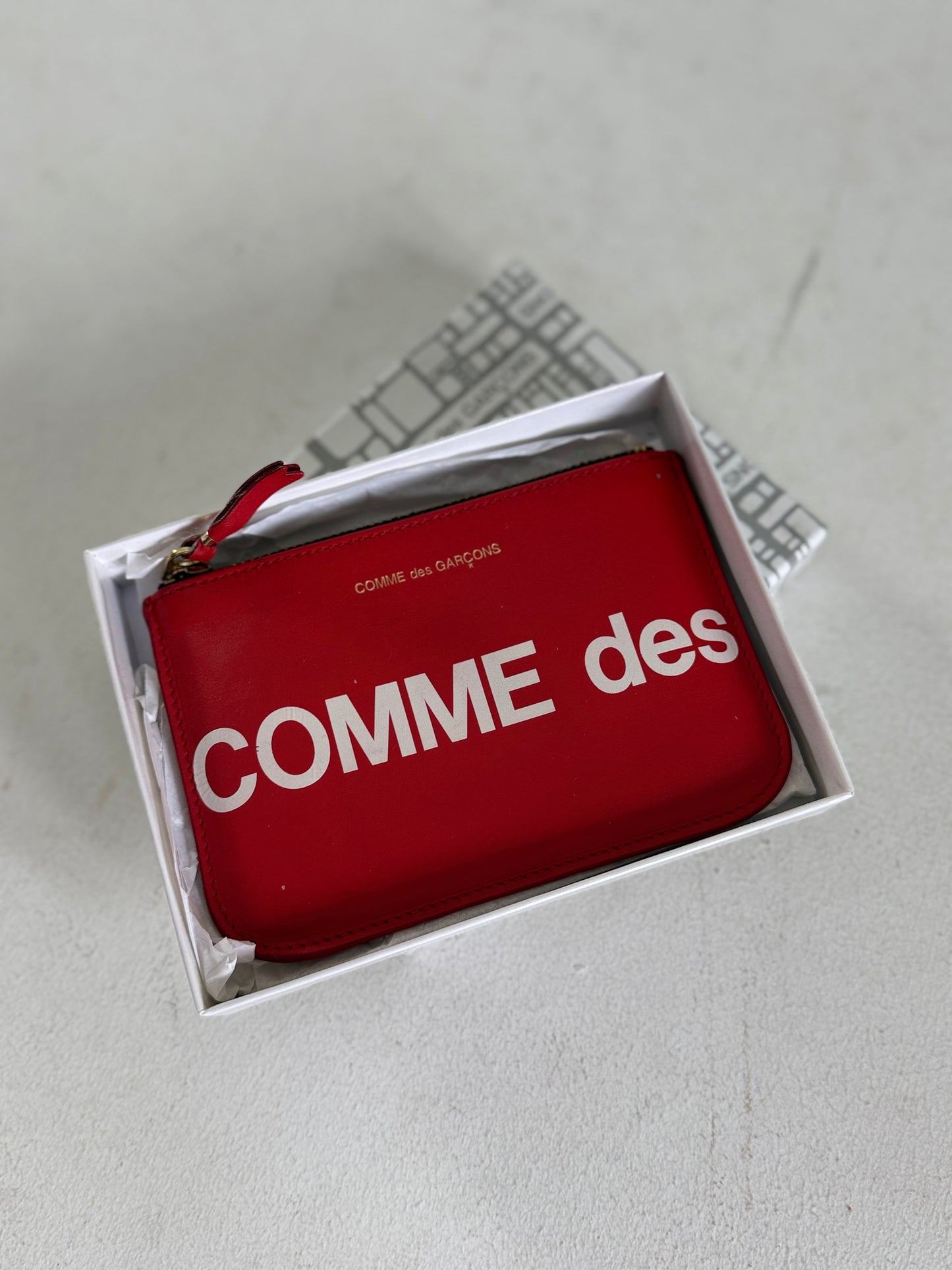 CDG Huge Logo Wallet Zip Pouch Red SA8100HL wallet