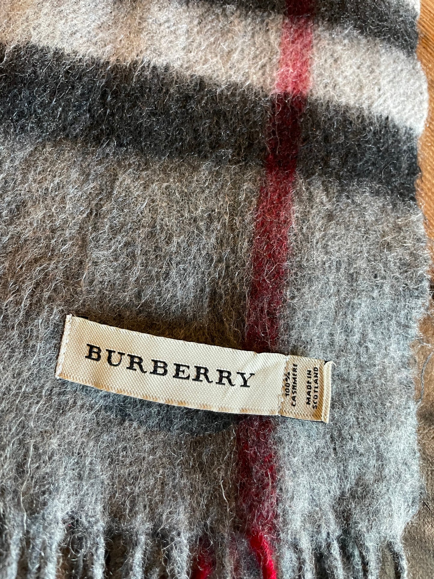 Burberry Cashmere big check nova check scarf