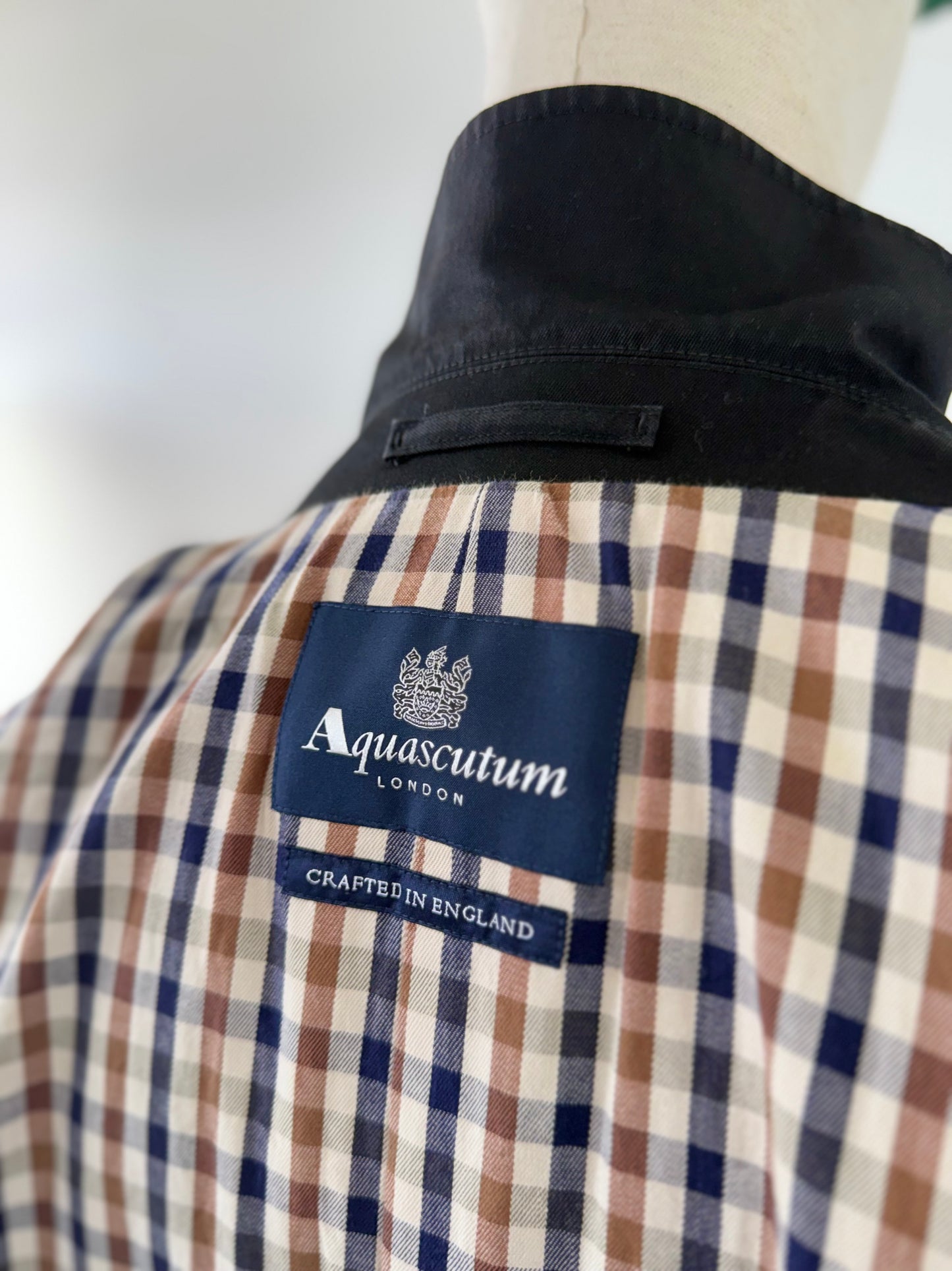 Aquascutum Trench coat- 46”