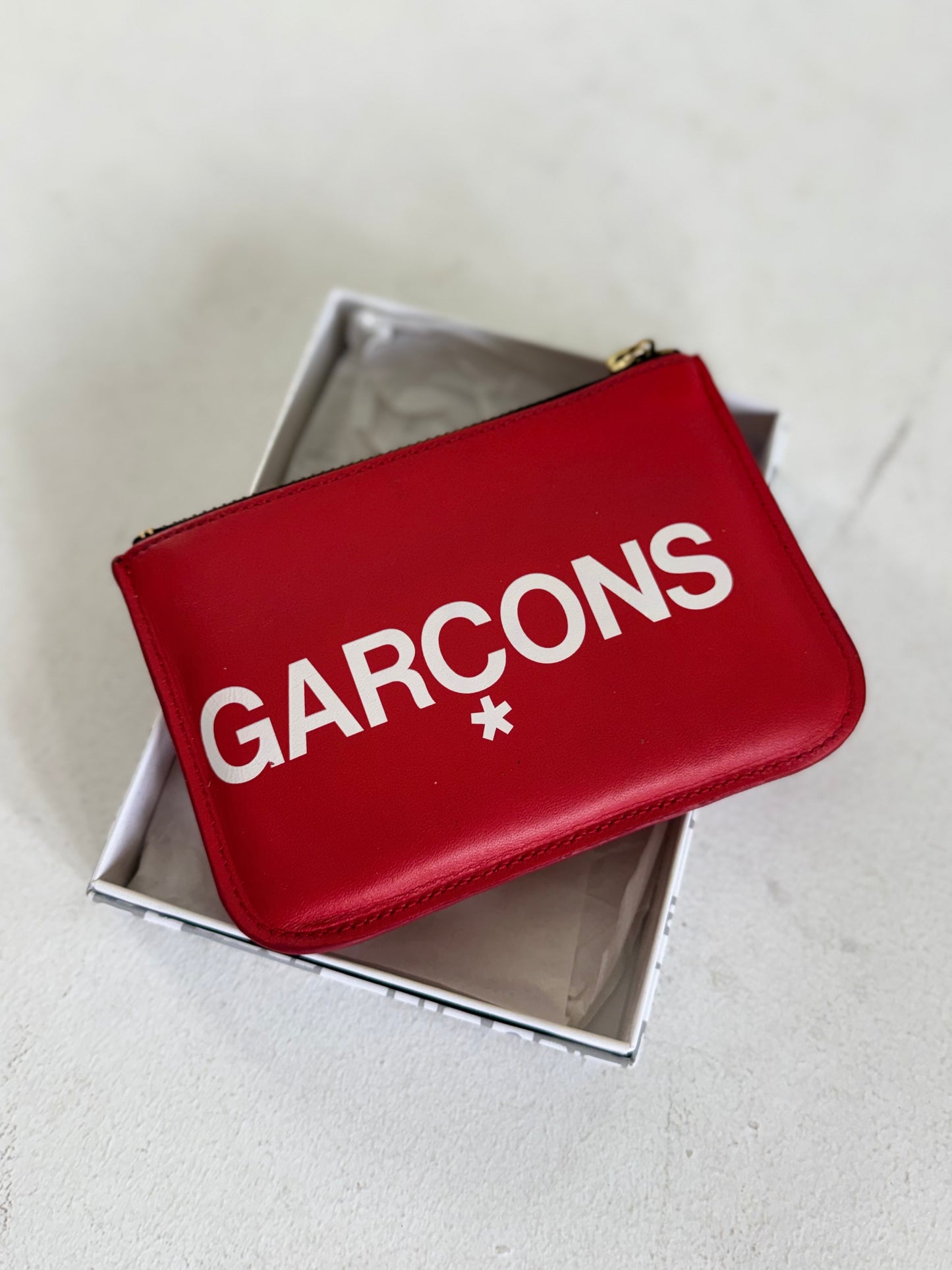 CDG Huge Logo Wallet Zip Pouch Red SA8100HL wallet