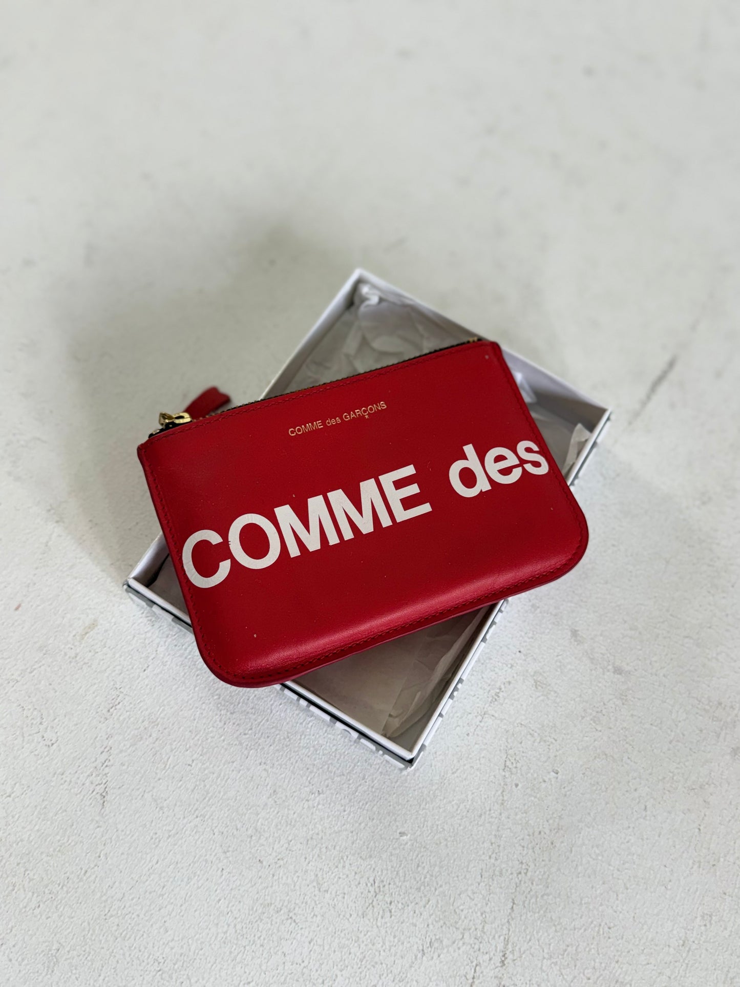 CDG Huge Logo Wallet Zip Pouch Red SA8100HL wallet