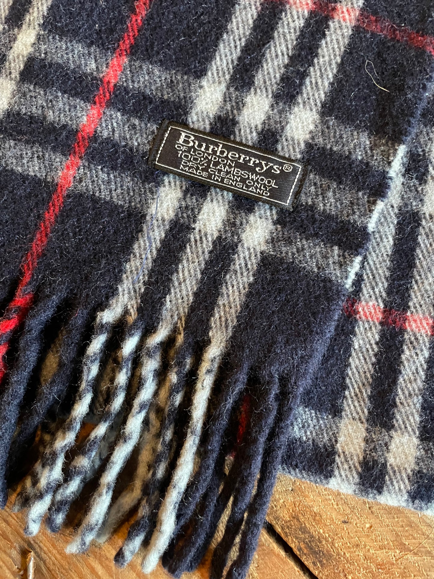 80s Burberry’s of London Lambswool nova check scarf