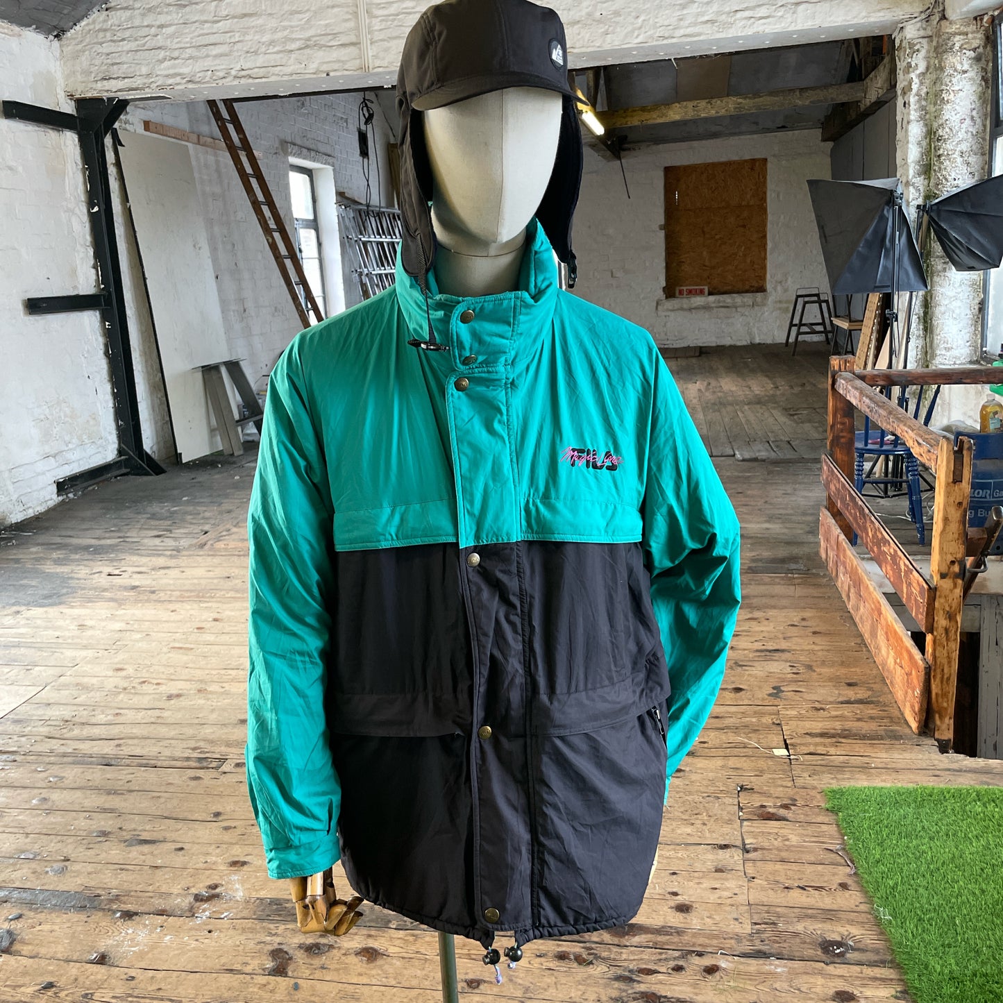 Vintage 90s Fila Magic Line ski jacket (XL)