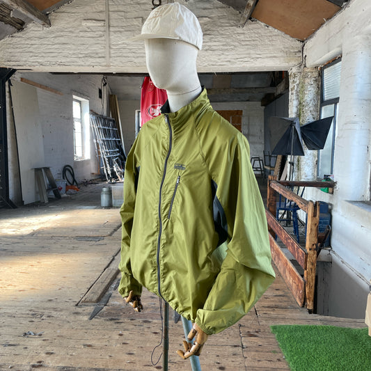 Patagonia lightweight ripstop windbreaker jacket (XL)