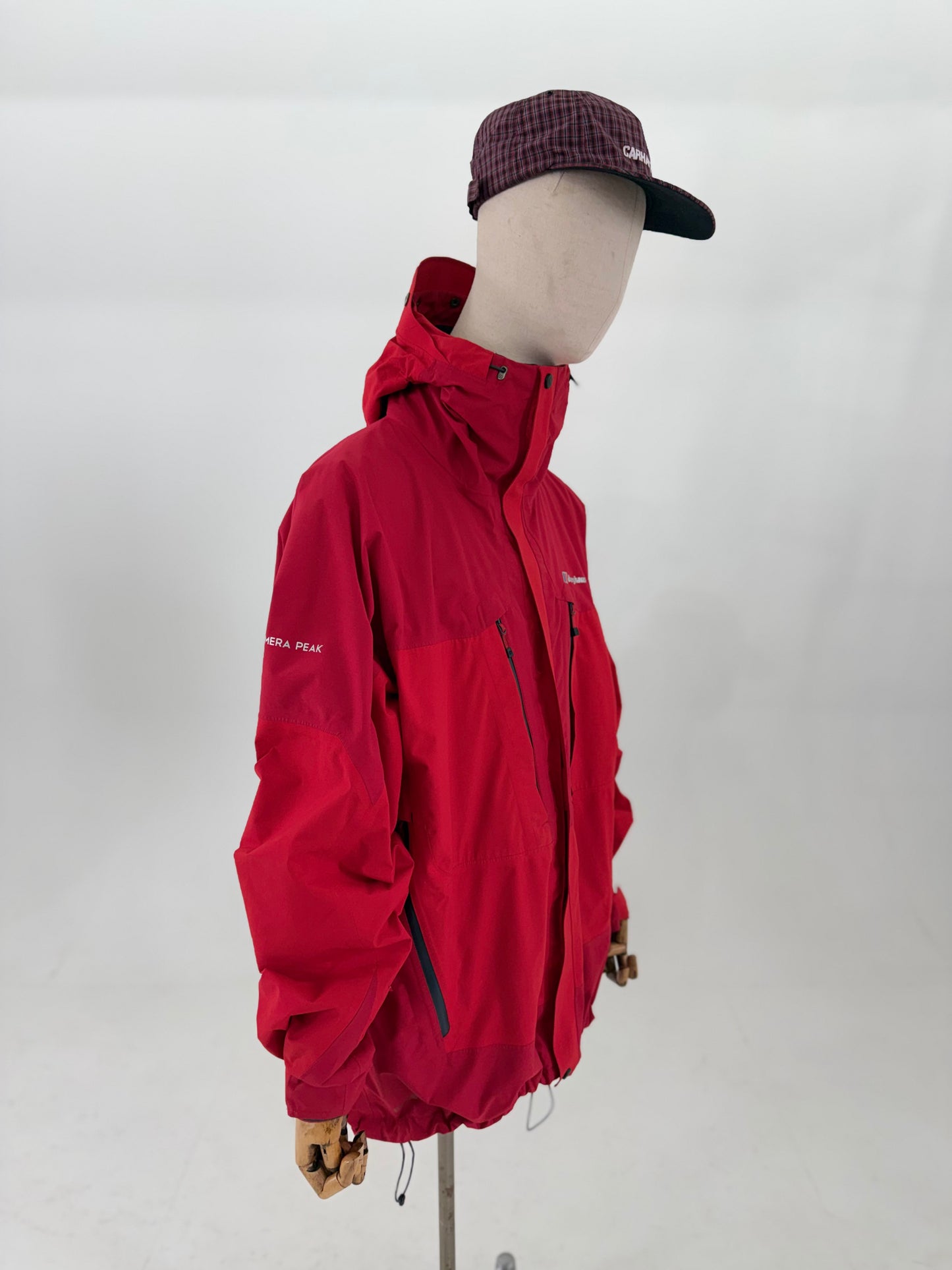 2013 Berghaus Mera Peak dual layer goretex mountain parka (XXL)