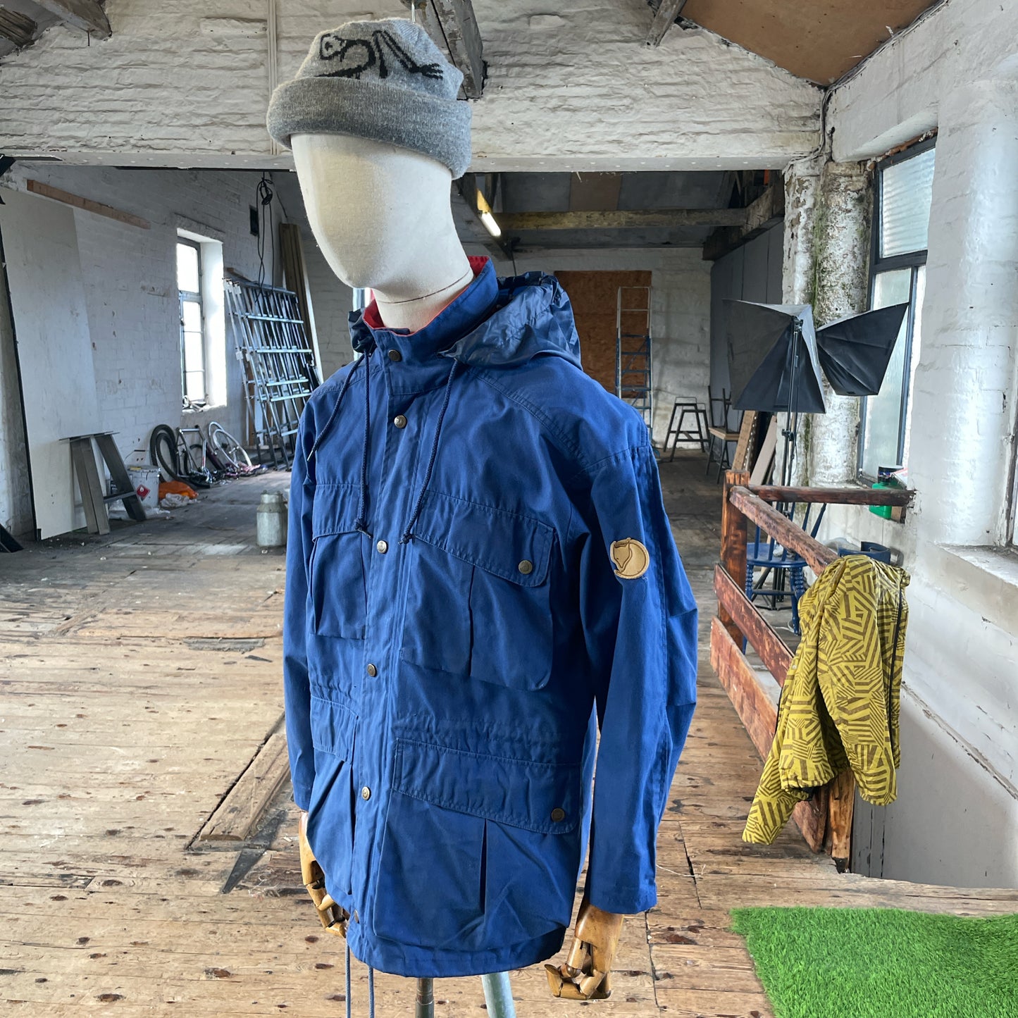 1980s Fjallraven Telemark field jacket (38)