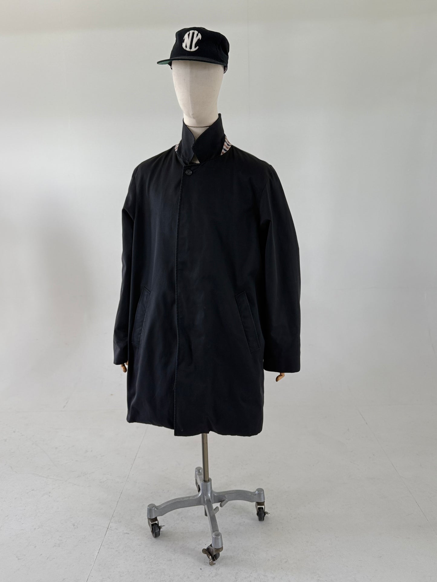 Aquascutum Trench coat- 46”