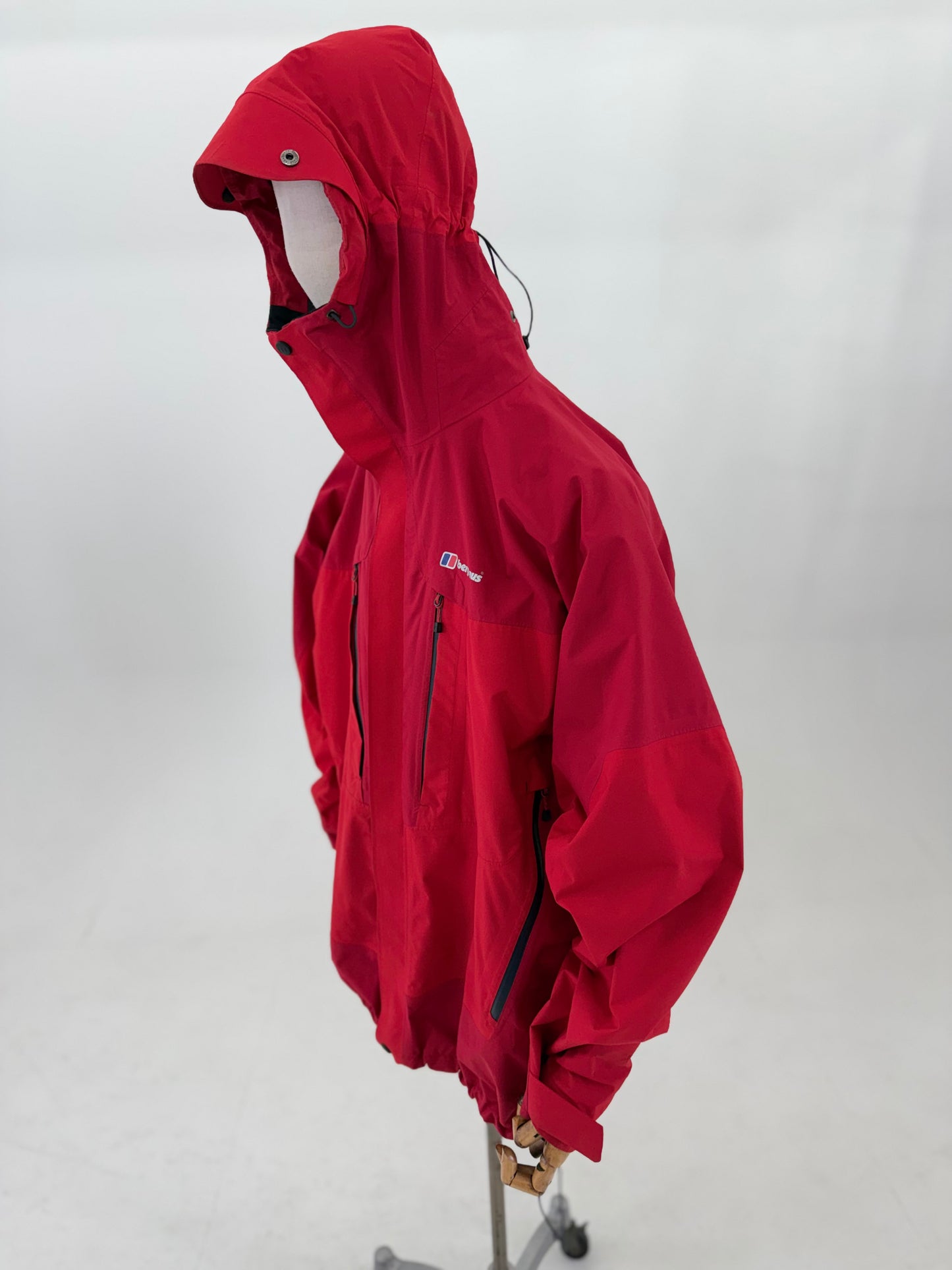 2013 Berghaus Mera Peak dual layer goretex mountain parka (XXL)