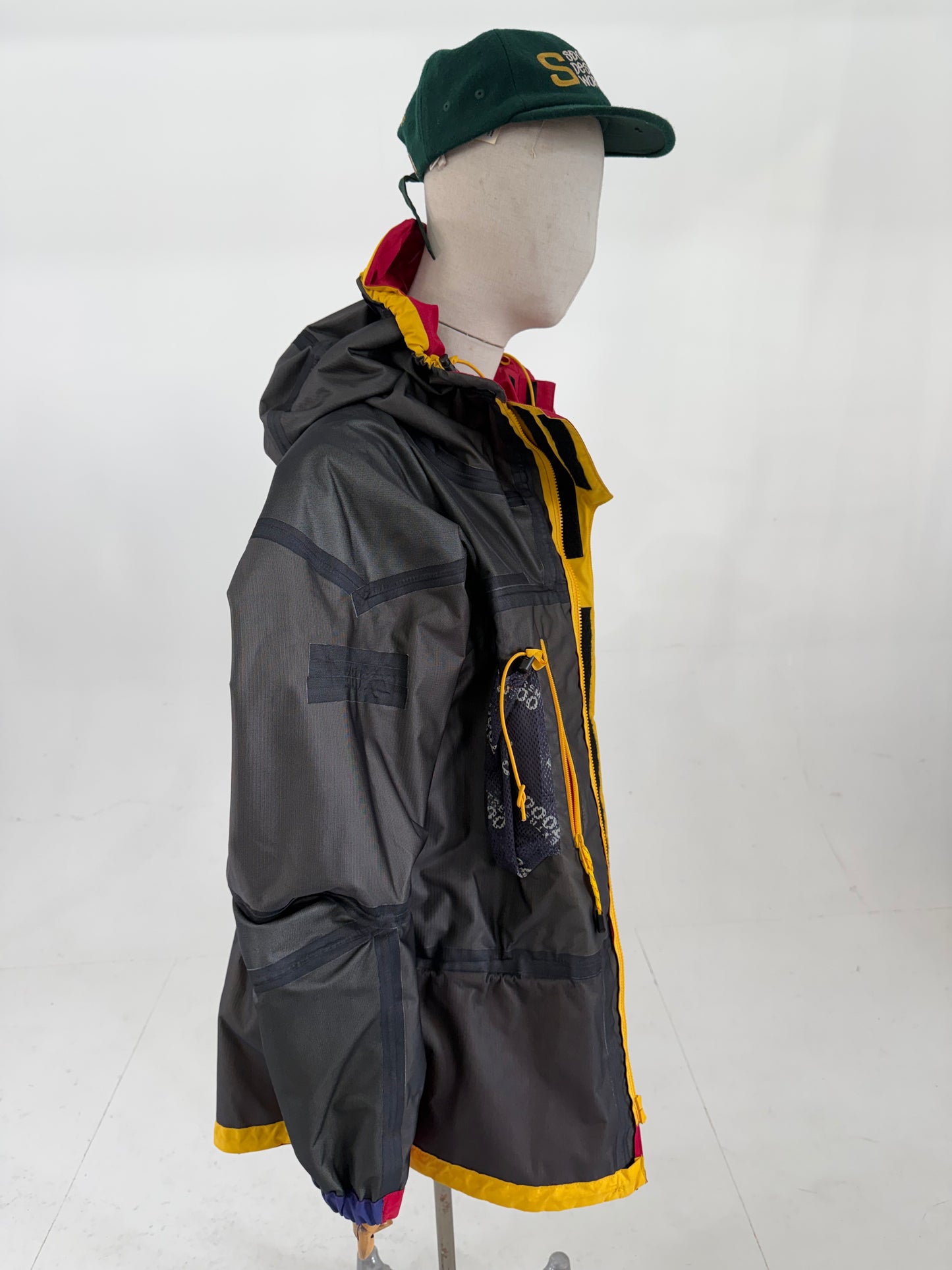 Vintage 1998 Berghaus Trango Extrem (XL)