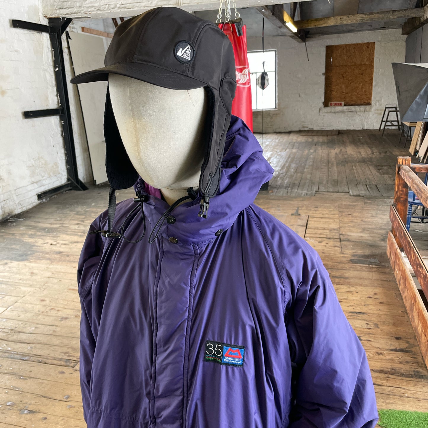 Vintage 1980s Mountain Equipment Frostline down parka (L)