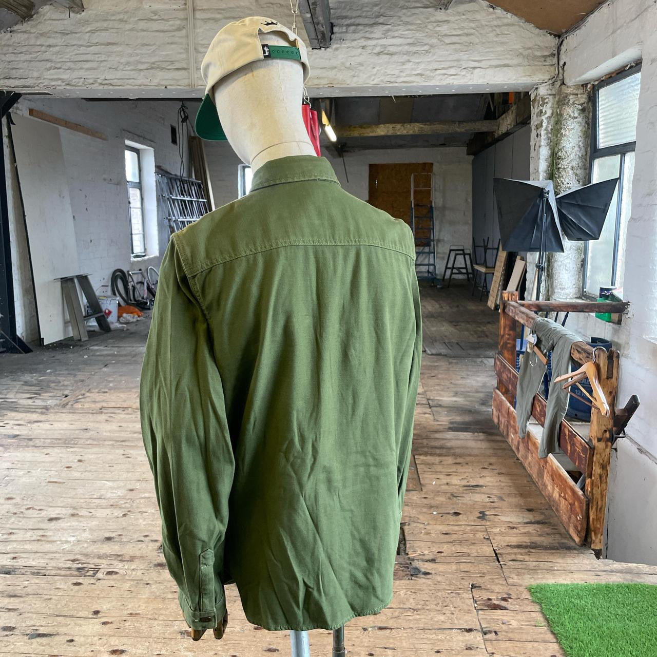 Barbour overshirt in khaki (L)