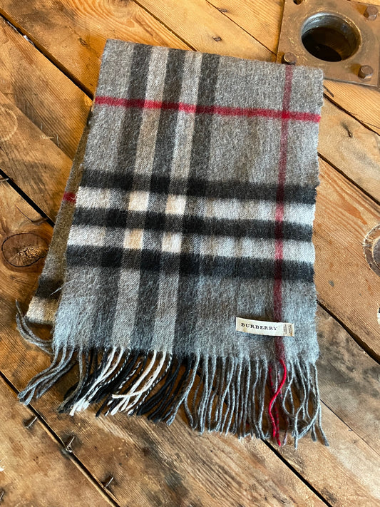 Burberry Cashmere big check nova check scarf