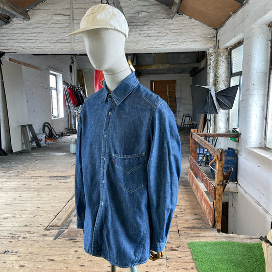 00 Levi’s Engineered ‘Twisted’ denim shirt (L)