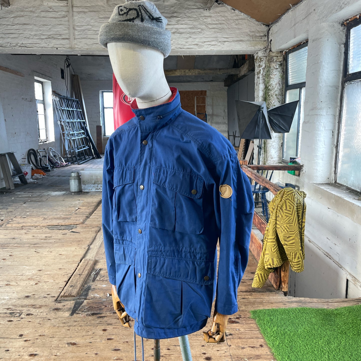 1980s Fjallraven Telemark field jacket (38)