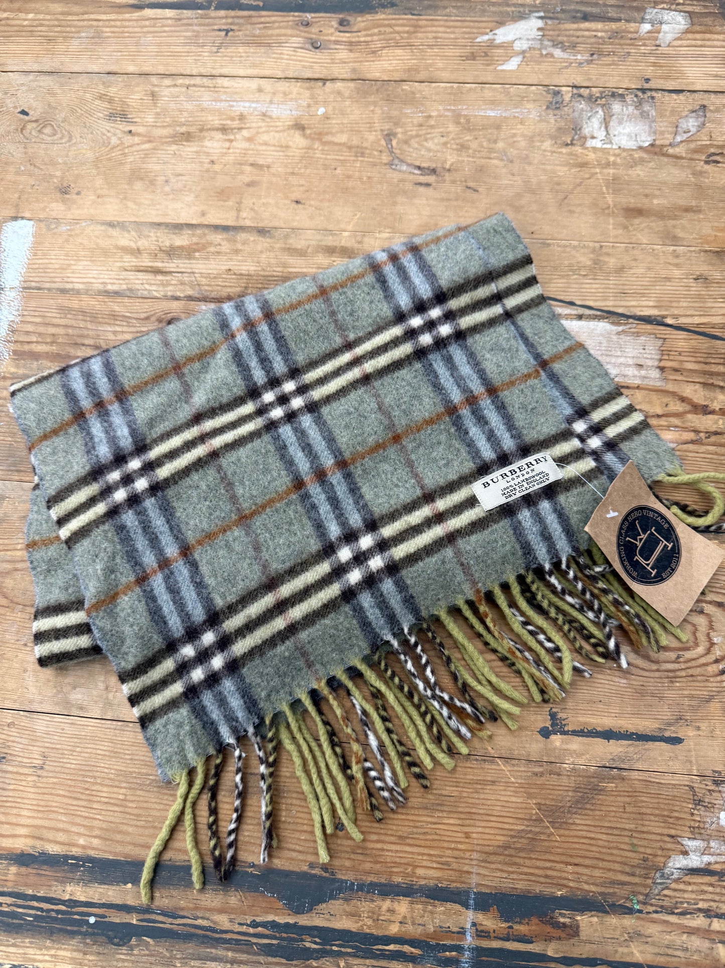 00s Burberry London 100% Lambswool scarf