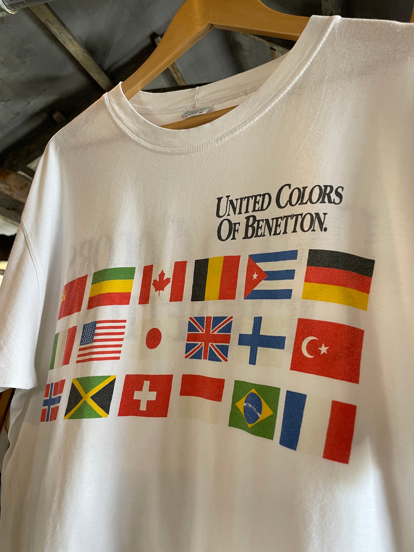 Flag – workingclassherovintage Benetton Colors T-Shirt United of
