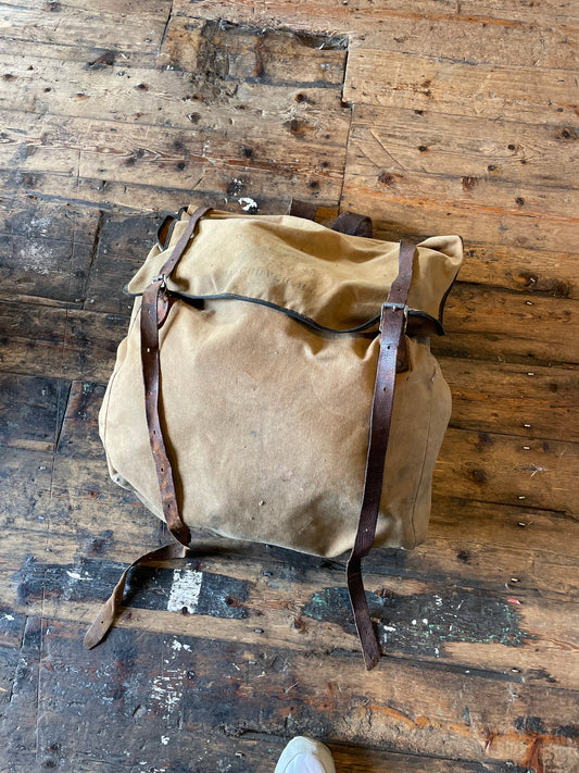 1920s Canadian Canvas Mountaineering backpack H.M Nugent & Co , Canada